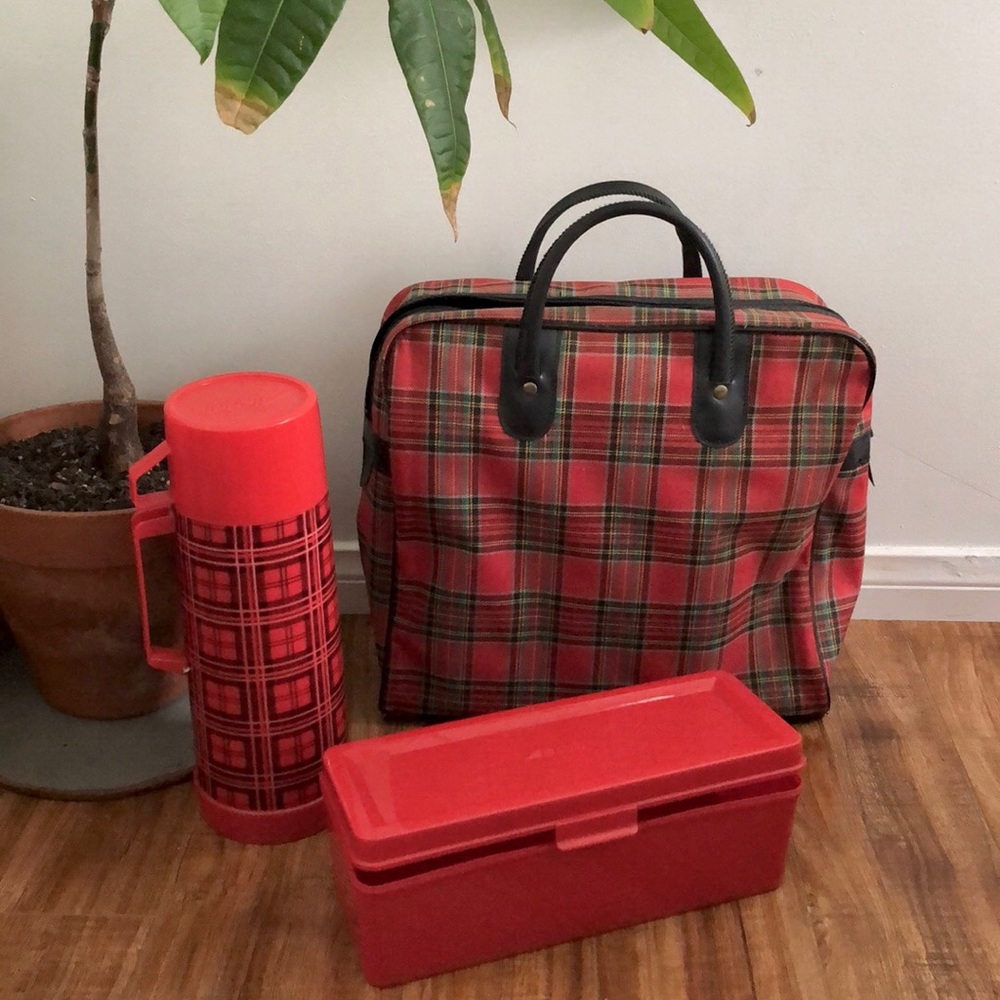SOLD Plaid bag picnic set